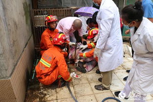 云南一女子臀部被鋼筋刺穿 消防官兵緊急施救